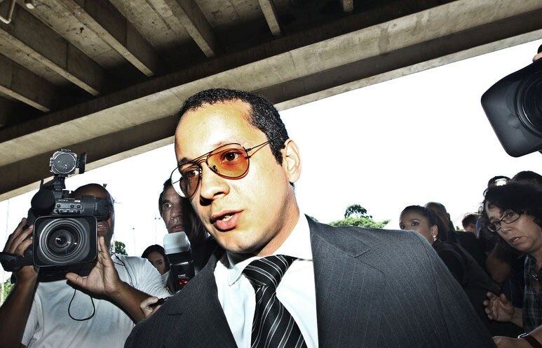 Na noite de 22 de fevereiro deste ano, o estudante Gil Grego Rugai, de 29 anos, foi condenado a 33 anos e nove meses de prisão por matar o pai e a madrasta, em 2004, em Perdizes, zona oeste de São Paulo. Foram cinco dias de julgamento