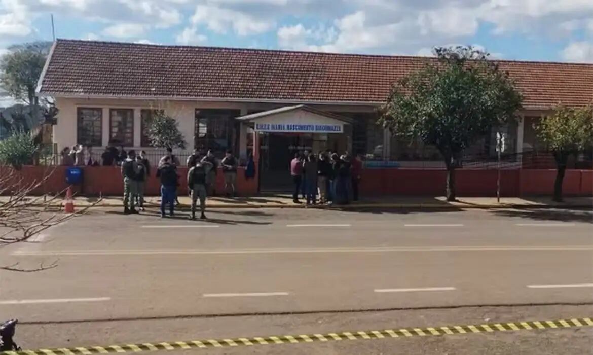 Além de determinar apoio, o ministro da Educação, Camilo Santana, manifestou solidariedade às vítimas do ataque