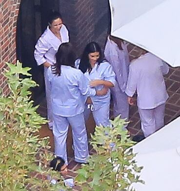 Todas as convidadas de Kim Kardashian usaram pijamas