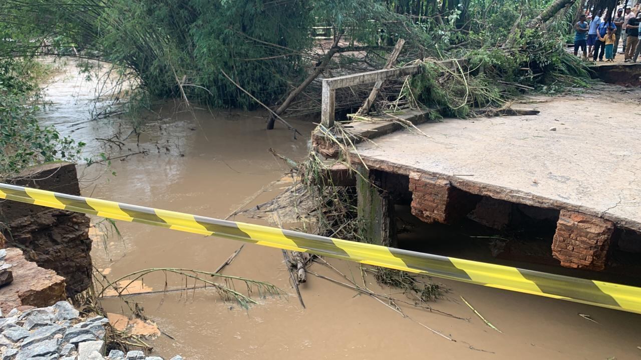 Água invadiu imóveis da cidade