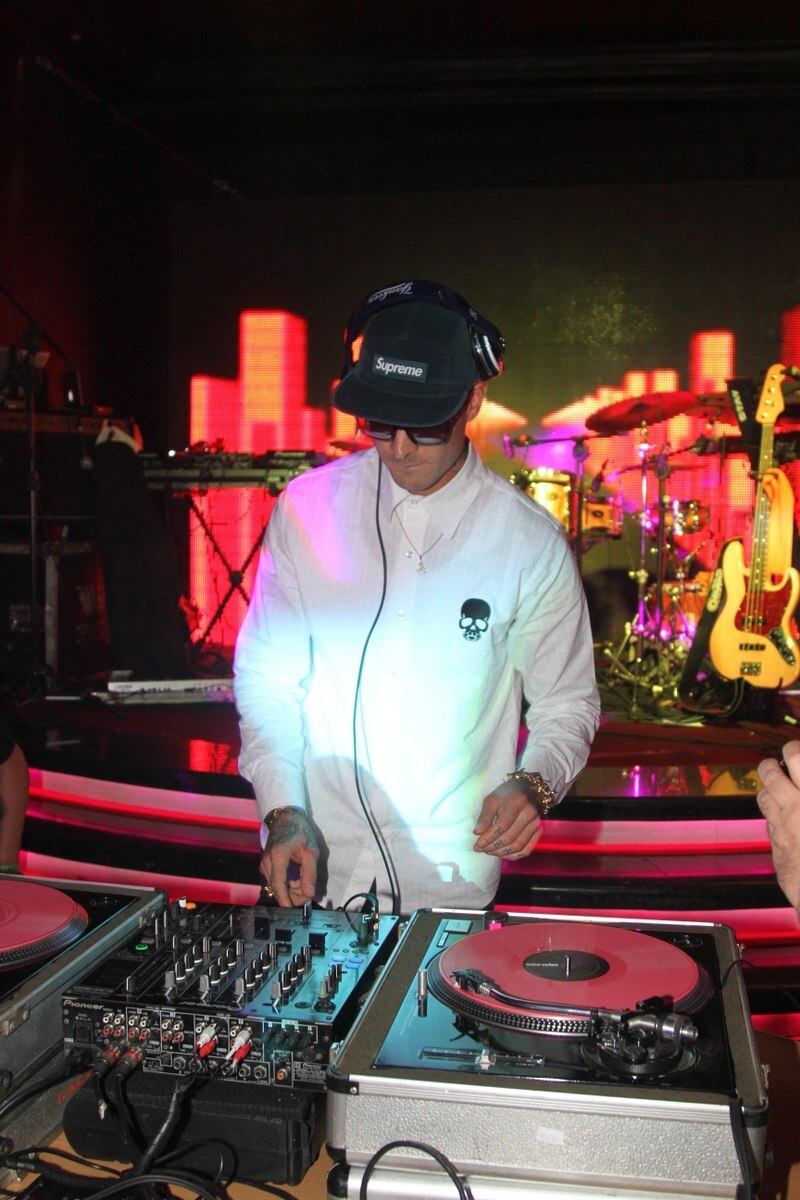 O rapaz não parecia triste com o término do romance