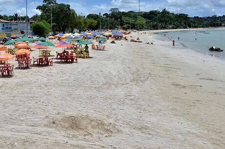 O Inema pede que os banhistas evitem a praia da Penha, em frente à barraca do Valença