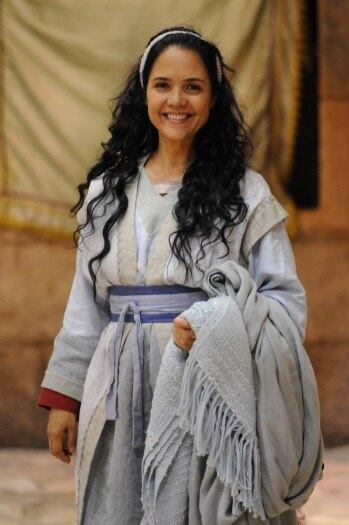 Em sua
carreira, Tereza Seiblitz já perdeu a conta de quantas Marias ou Maria Madalenas
que já interpretou.
— Engraçado
isso! Já vivi essas personagens várias vezes no teatro e na televisão. Para mim
é uma honra