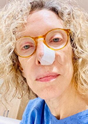 Marília Gabriela após cirurgia no nariz