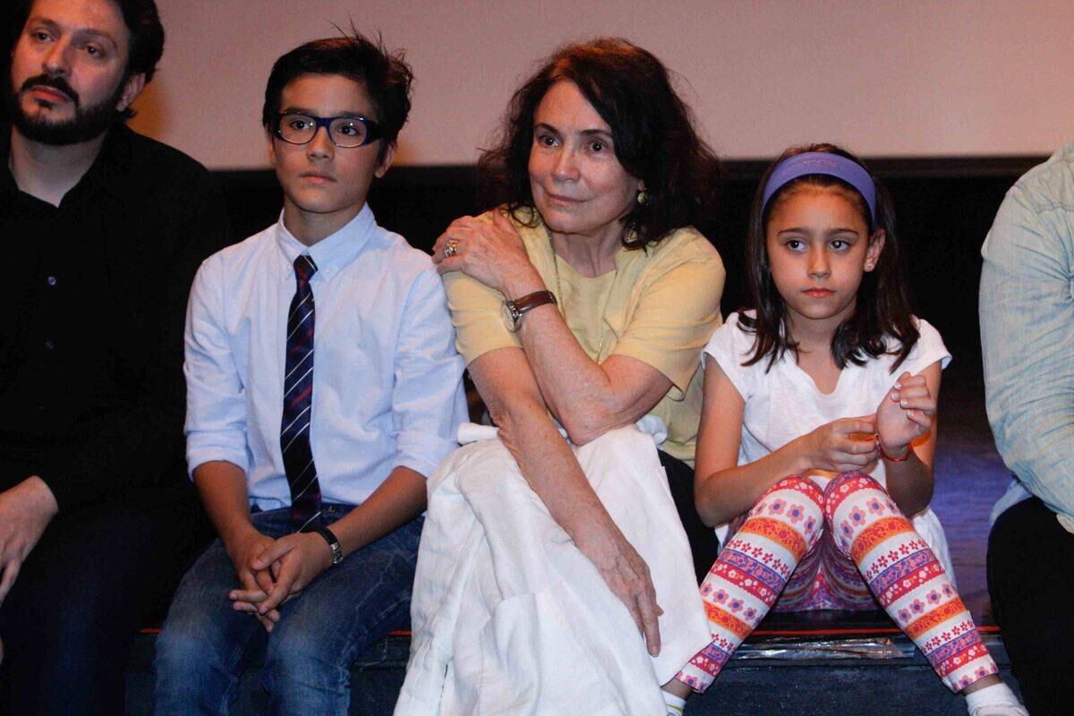 Regina Duarte comanda seu segundo trabalho como diretora