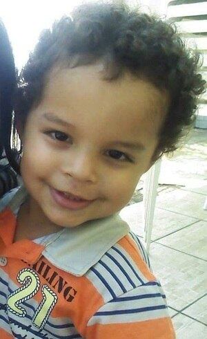 Menino Arthur morreu vítima de bala perdida
