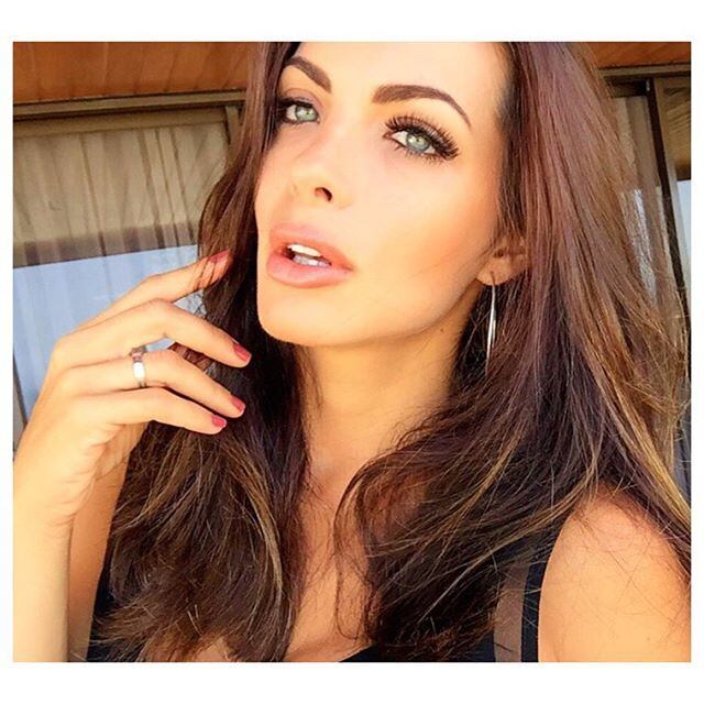 Emocionada, Rosangela foi só elogios à ex-peoa, que conseguiu se livrar de três Roças consecutivas.
