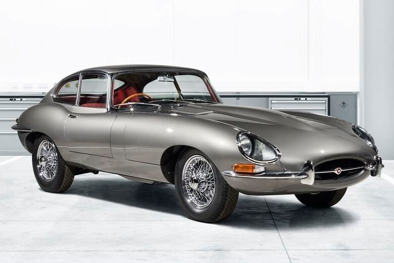 A Jaguar Land Rover vai restaurar e vender 10 exemplares de um dos carros mais icônicos de todos os tempos, o E-Type. O carro já foi considerado o modelo mais belo da história pelo jornal britânico Daily Telegraph. A ação faz parte do programa 'Reborn', que também aconteceu recentemente com a 1ª geração do Range Rover, dos anos 70