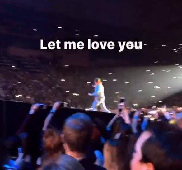 No Snapchat, a atriz escreveu "Let me love you", que em português significa, "Deixe-me amar você"