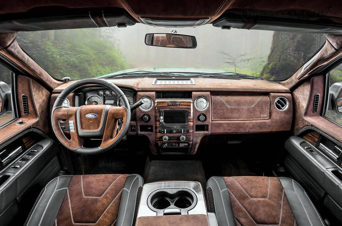 Apesar de extravagante, a cabine da Ford F-150 (de 12ª geração, aposentada este ano) ficou bem requintada

Saiba tudo sobre carros! Acesse R7.com/carros