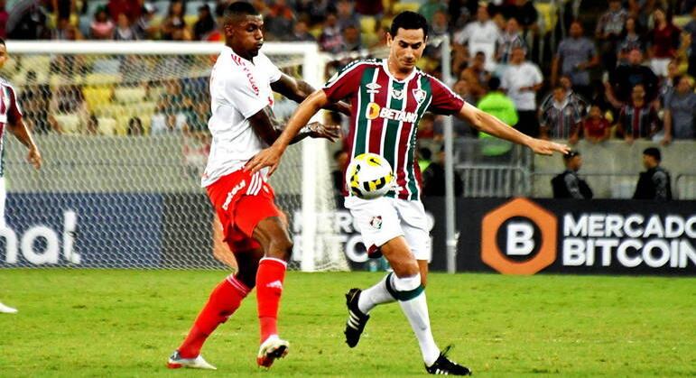 Ganso durante a partida entre Fluminense e Internacional, pelo Campeonato Brasileiro