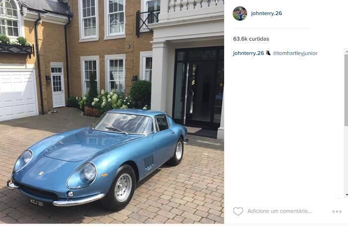 22. Terry

Zagueiro do Chelsea, o inglês comprou um de seus carros na cor de um dos rivais do time: o Manchester City