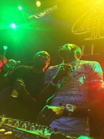 Bolt atacou de DJ na noite carioca e se esbaldou na boate All In