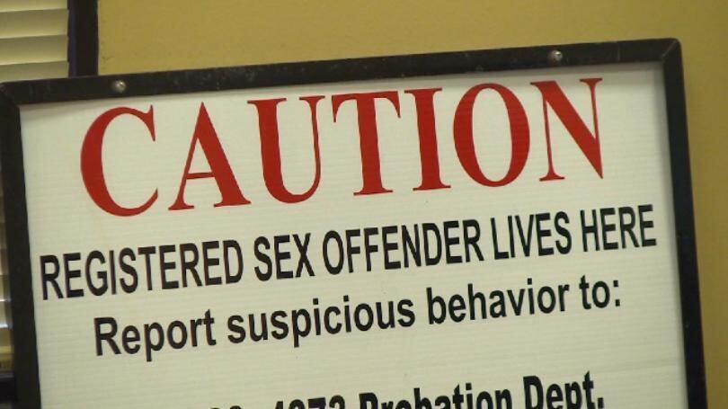 No Missouri, placas como esta são colocadas perto das casas de agressores sexuais