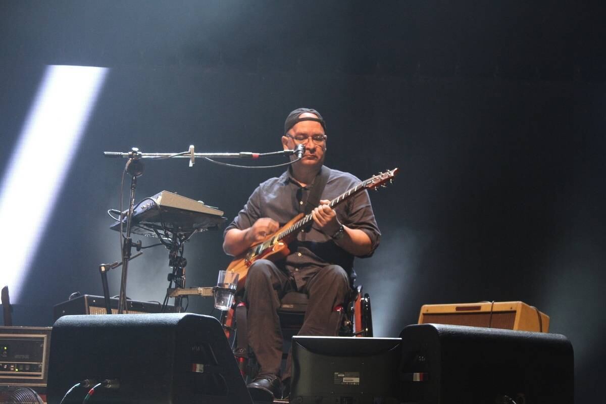 O repertório circulou entre faixas do último trabalho, o DVD ao vivo que celebra a carreira da banda Os Paralamas do Sucesso 30 anos