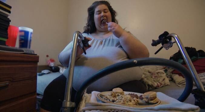 A obesidade nem sempre foi um problema para Angel, mas quando chegou a adolescência, a relação com o corpo mudou