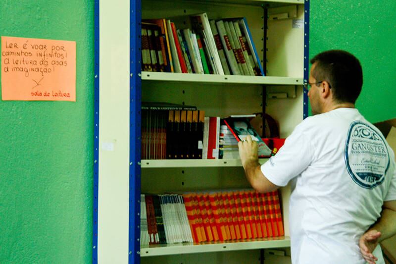 Seduc investe na compra de livros