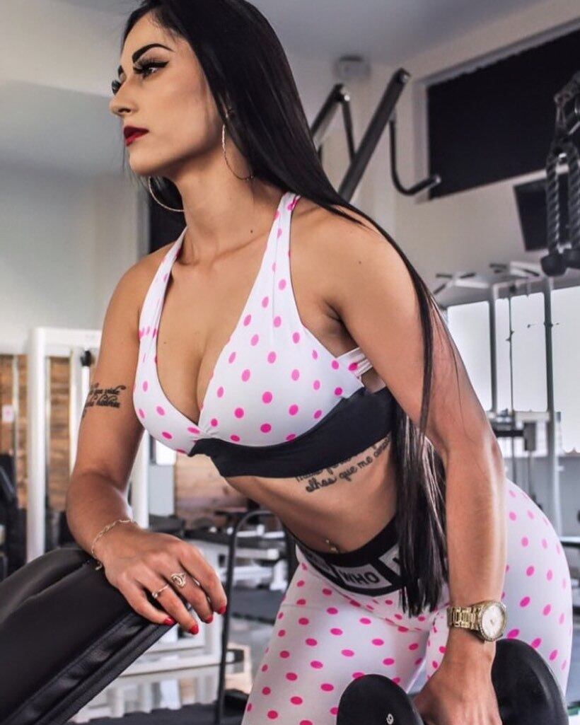 Em uma rede social, que a jovem compartilhava seu estilo de vida