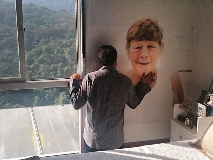 "Bom dia amor...bom dia mãe, cuida do seu filho aí de cima! A morte nunca vai matar o amor...", é assim que Geraldo Luís sempre lembra da mãe dona Olga. Todos os dias ele tem o privilégio de olhar para ela em um lindo retrato ao lado de sua cama


+ Aproveite e confira as matérias do programa Domingo Show

+ Já curtiu a página do Domingo Show no Facebook? É só clicar!

+ Siga o Domingo Show no Twitter e receba conteúdos exclusivos!