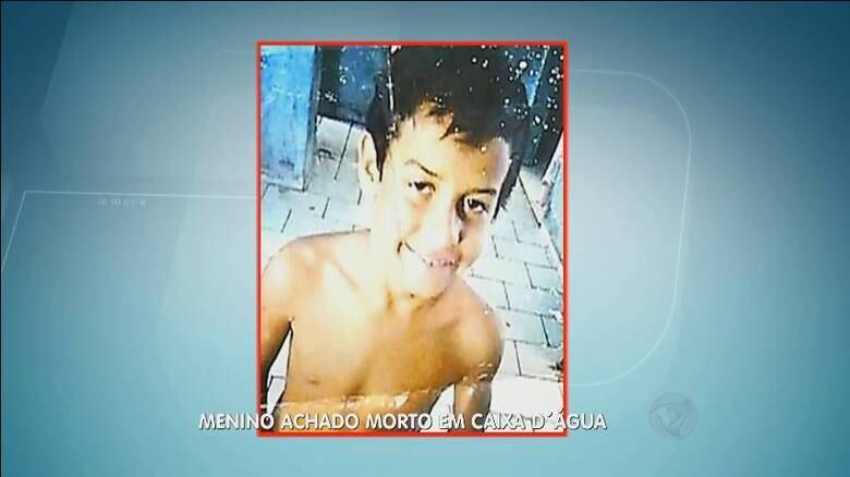Um garoto de 14 anos confessou ter abusado sexualmente de Kauã Henrique Vicente de Sousa Bueno, de seis anos, encontrado morto dentro de uma caixa d´água. O adolescente foi encaminhado à Fundação Casa, onde deve ficar alguns anos internado. Karen Bueno de Souza, mãe da vítima, não concorda com a punição. 

— Ele não tem que ficar até os 21 [anos]. Ele tem é que morrer na cadeia

Reportagem: Dinalva Fernandes, do R7
