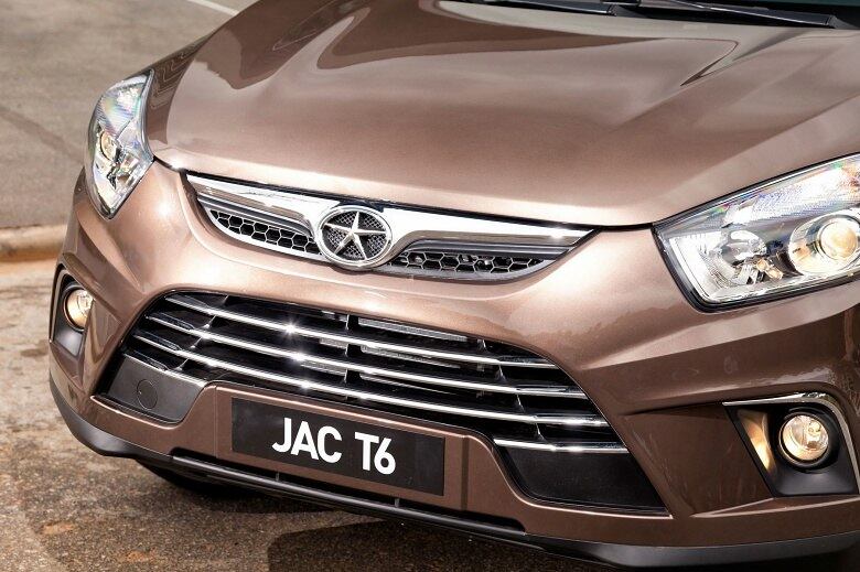 O design foi criado no centro de estilo da JAC Motors em Turim (Itália)
