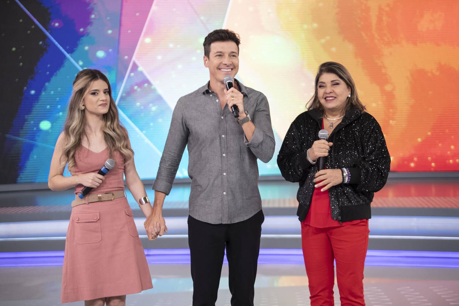 Roberta Miranda é uma das convidadas de Faro no quadro 'Viralizou na Internet'