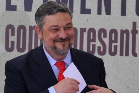 Antonio Palocci afirma não ter se encontrado com Paulo Roberto em 2010, além de não ser o responsável pelo caixa da campanha