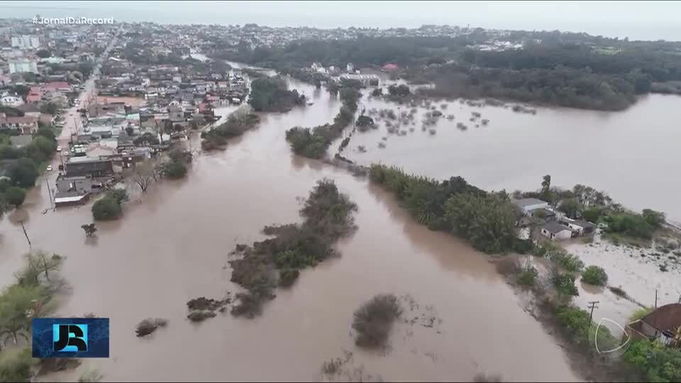 Mais de 700 pessoas seguem fora de casa no RS por causa de estragos provocados pela chuva