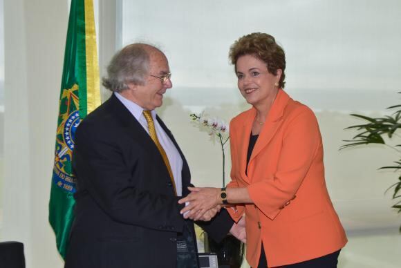 A presidente Dilma Rousseff recebeu, no Palácio do Planalto, a solidariedade do Nobel da Paz Adolfo Pérez Esquivel