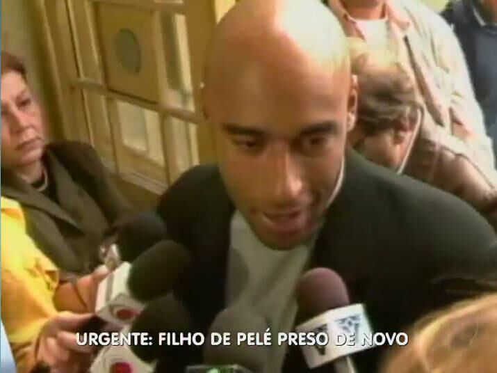 O repórter Márcio Harrinson falou por telefone com Gottino e afirmou que Edinho foi condenado a 33 anos de cadeia

+ Clique e assista a reportagem completa sobre a prisão de Edinho!
