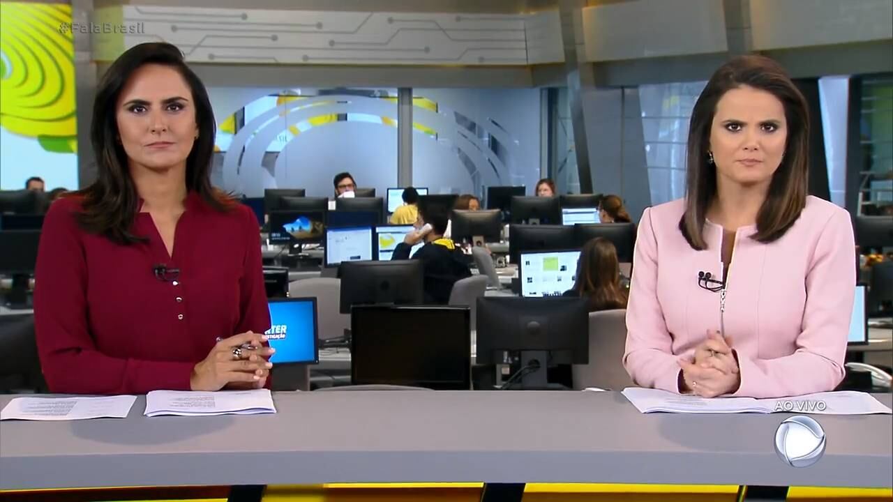 Telejornal apresenta as principais notícias do Brasil e do mundo