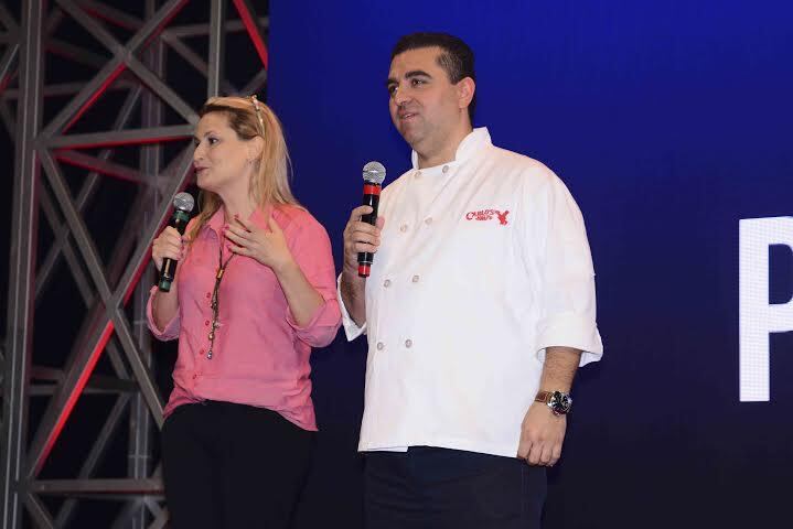 Será que Buddy aprenderá a falar português?
— Eu falo italiano, então entendo algumas palavras de português. Eu vou tentar aprender mais
Com presença de Cake Boss, Rede Record anuncia programação 2015
Apresentadores registram nas redes sociais lançamento da programação da Rede Record
Veja os bastidores do lançamento da programação 2015 da Rede Record
Rede Record anuncia reality show com Cake Boss