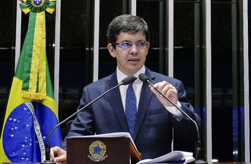 Senador afirma que pode manter o foro para chefes do poder executivo, legislativo e judiciário