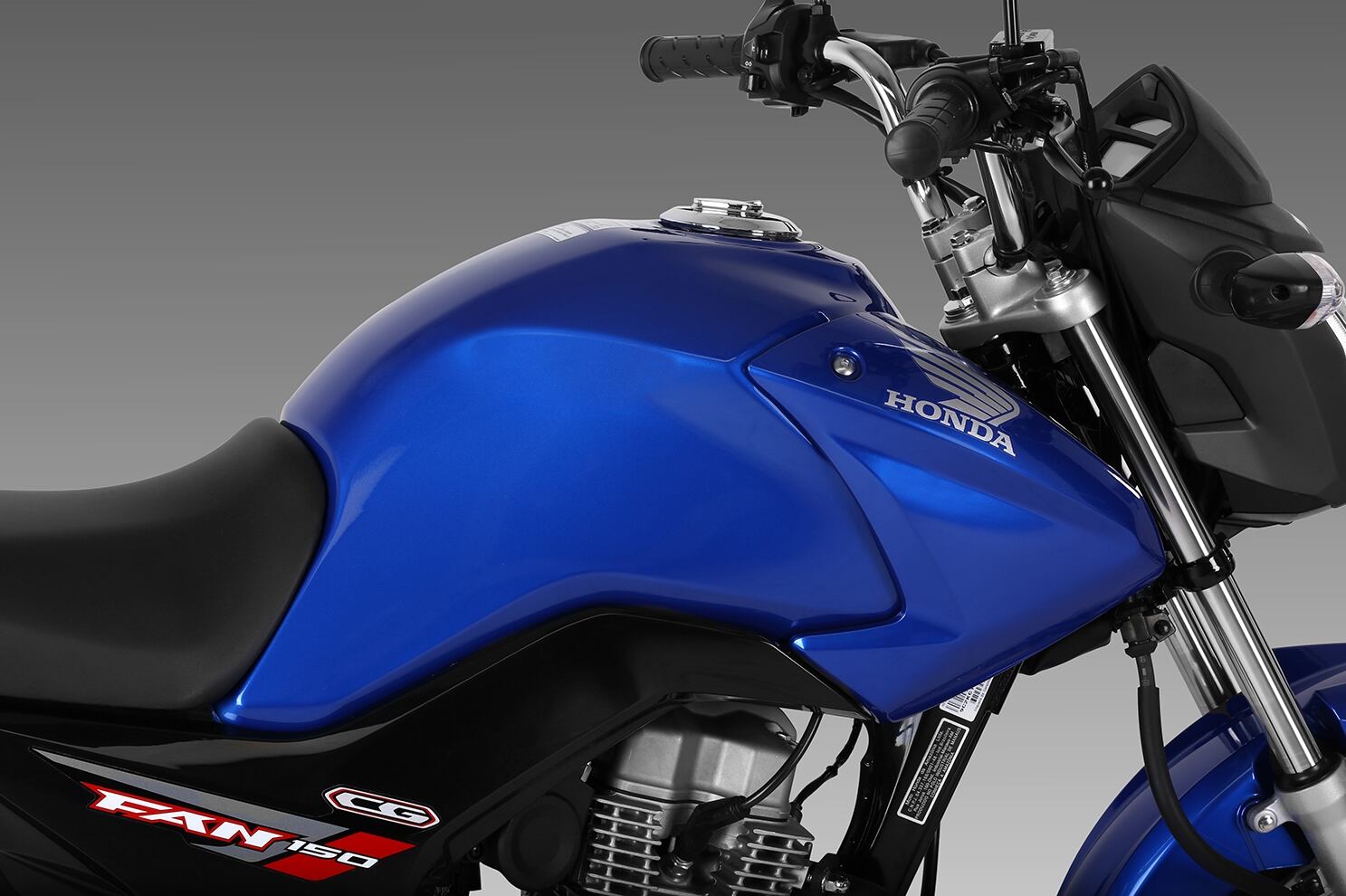 Seu diferencial está nas carenagens mais simples e nas rodas raiadas. A versão tem preço sugerido de R$ 6.750

Quer ler mais notícias sobre motos? Acesse www.bestriders.com.br
