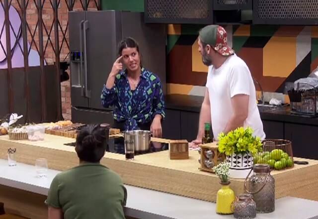 Porém, a vitória das meninas deu o que falar na Casa Top Chef. Elas aproveitaram o momento decisivo na competição para provocar os demais participantes, fazendo comentários sobre a prova que venceram e como foram bem na percepção dos ingredientes do prato degustado
