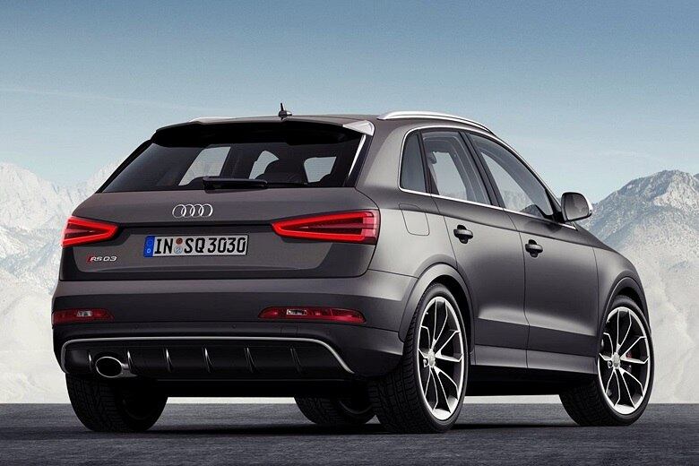 Lançado em junho no Brasil, o Audi RS Q3 é o primeiro utilitário da marca alemã a receber as modificações de sua divisão esportiva. Além do tradicional kit aerodinâmico, que inclui rodas enormes de 19 polegadas, saias, aerofólio e ponteira, o crossover derivado do hatch A3 usa freios de alta performance e mecânica "carregada na pimenta". O motor 2.5 turbo a gasolina despeja 310 cv de potência e 42,8 kgfm de torque nas quatro rodas, gerenciado pelo moderno câmbio automatizado de dupla embreagem e sete marchas. O resultado na prática fica explícito nos números de desempenho: 0 a 100 km/h em 5,2 segundos e velocidade máxima de 250 km/h — limitada eletronicamente