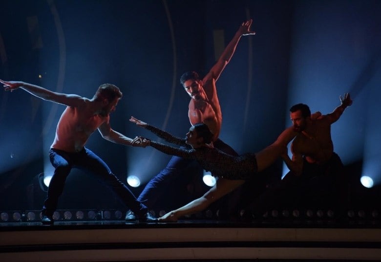 Para o Dia dos Namorados, os técnicos encantaram a todos com uma apresentação sensual, com muito romance em cada passo