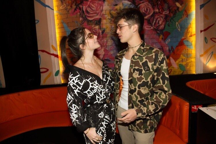 João foi prestigiar a namorada em um evento de uma famosa grife de óculos