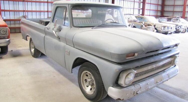 Modelos clássicos da concessionária Bullock, da Chevrolet, vão à leilão