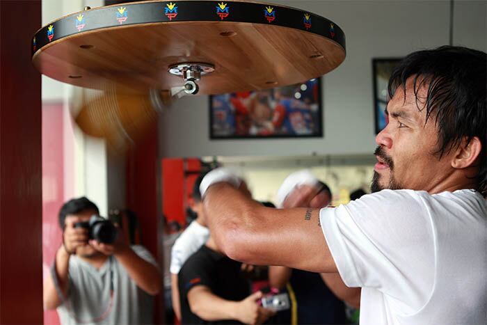 A única regra é que só Manny pode
comer de graça. O restaurante teve de estipular esta norma já que o lutador
costuma andar com um staff carregado ao seu lado