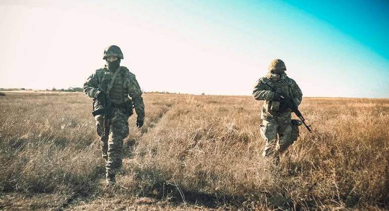 Soldados e civis ucranianos têm se empenhado em resistir às tropas russas