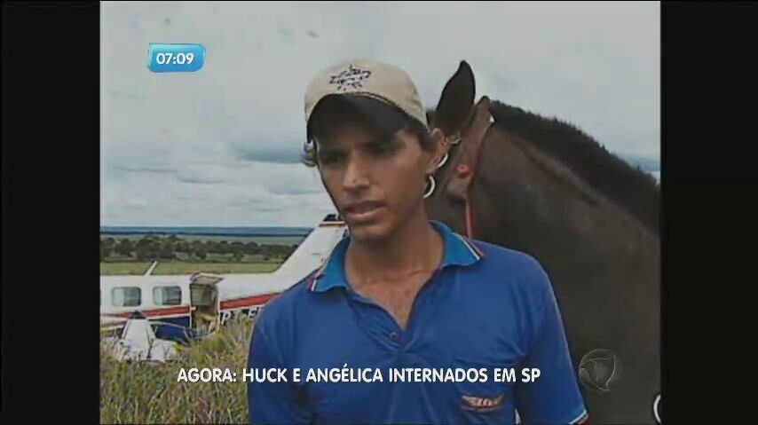 Moradores e trabalhadores da região que passavam pelo local do incidente chegaram a ver parte do socorro às vítimas.
— Eu estava na BR e vi que o pessoal estava abanando
camisa, chapéu e passei para ver e falaram que o avião tinha caído
“Angélica se desesperou e gritou muito”, diz mulher de piloto de avião que levava Huck e família