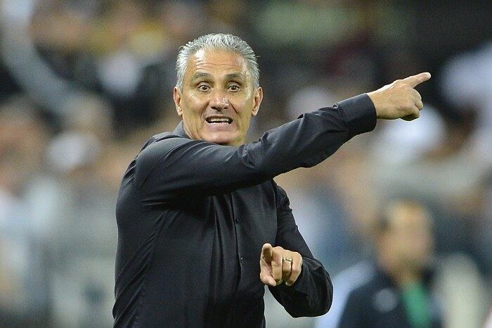 Técnico Tite está preocupado com a montagem do elenco
