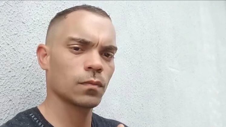 Alexandra ficou em casa com o padrasto Rodrigo Aparecido, de 33 anos. Assim que Daiana retornou, se deparou com a porta trancada e depois de insistir, conseguiu entrar e encontrou a filha morta