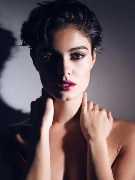 A
bela declarou que cortar o cabelo a transformou e disse que a mulher com os
fios mais curtos tem mais atitude

+ Acesse R7 Play e assista às íntegras do Hoje em Dia! Clique e experimente de graça!

+ Sem medo de mudança, Jovens passam por transformação radical para virar ícone de beleza

+ Ana Hickmann revela o que não pode faltar no nécessaire
