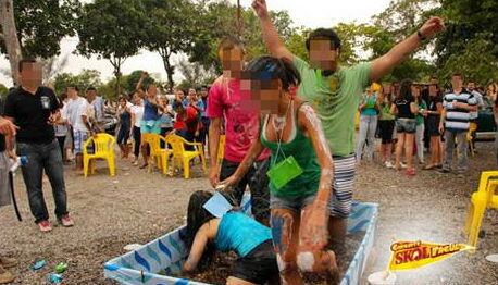 Práticas teriam ocorrido em eventos realizados fora da universidade