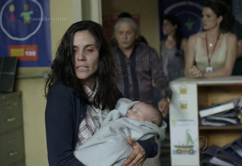 Um caso intrigante marcou o segundo episódio de Conselho Tutelar. Uma mãe esquizofrênica inventou uma babá imaginária e quase matou o filho bebê. Os conselheiros também tiveram que lidar com o difícil caso de uma menina que não queria deixar a família acolhedora que a recebeu