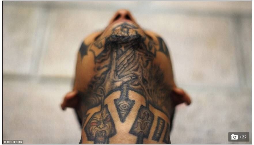 Membros de gangues já foram responsabilizados pela morte de
20 policiais, dois soldados, seis agentes penitenciários e um procurador apenas
em 2015