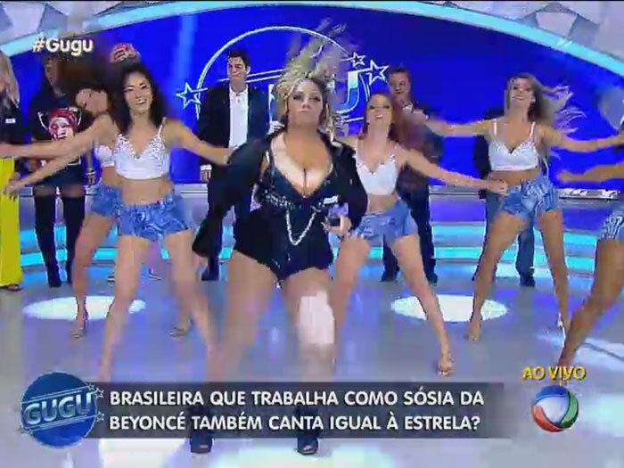 A sósia botou pra quebrar e disse que ganha dinheiro imitando Beyoncé

+ Gente como a gente? Sósias de famosos confundem fãs e fazem sucesso na internet
+ Clique aqui e assista às matérias do programa
+ Gugu está no Facebook! Curta
+ Siga o perfil da atração no Twitter
+ Tem Instagram? Siga o Gugu!