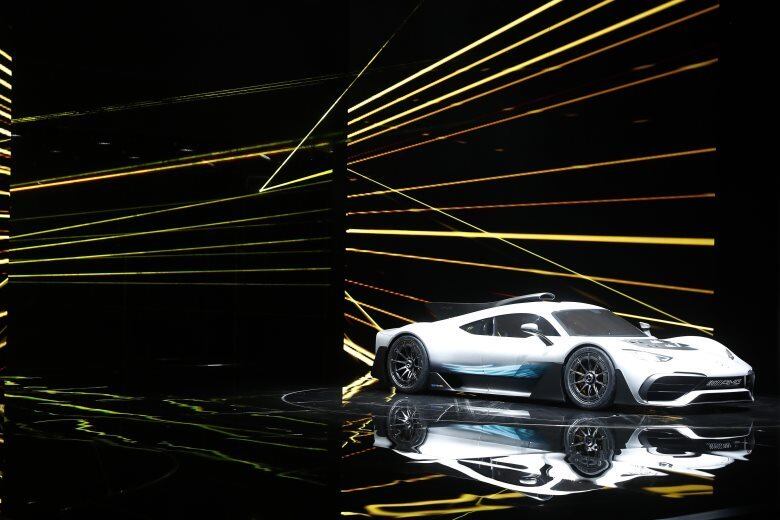 O alto custo para fabricação impede uma competição de hipercarros